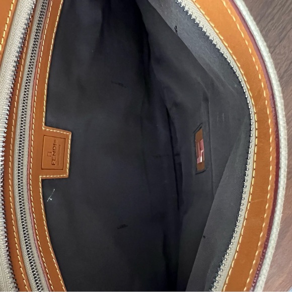 AUTHENTIC FENDI NATURAL CANVAS HOBO SHOULDER BAG WITH LEATHER TRIM, ITALY - Picture 4 of 9